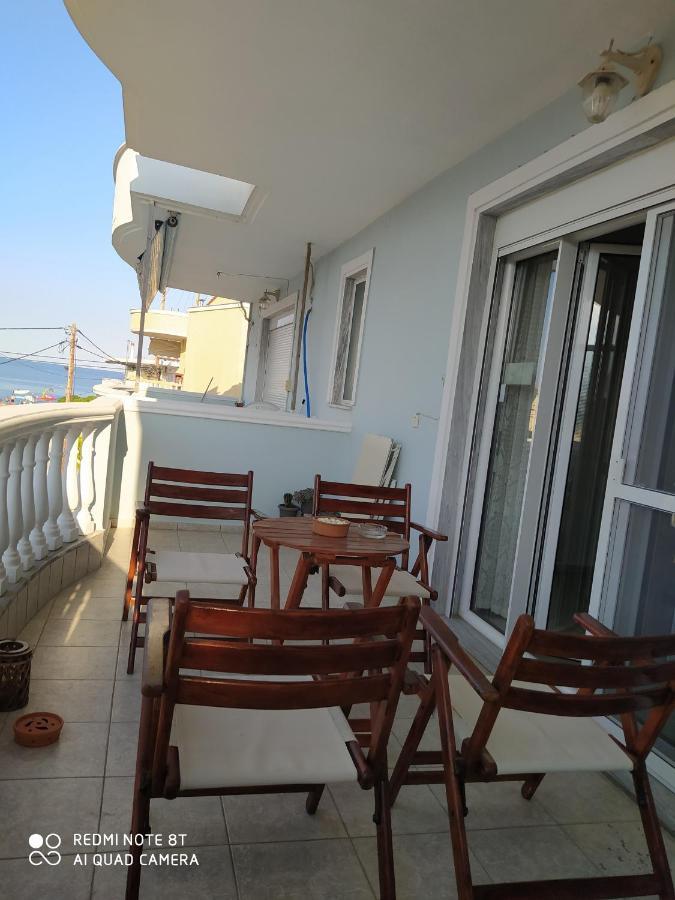 Sea And Sky Apartment Nea Peramos  Exterior photo